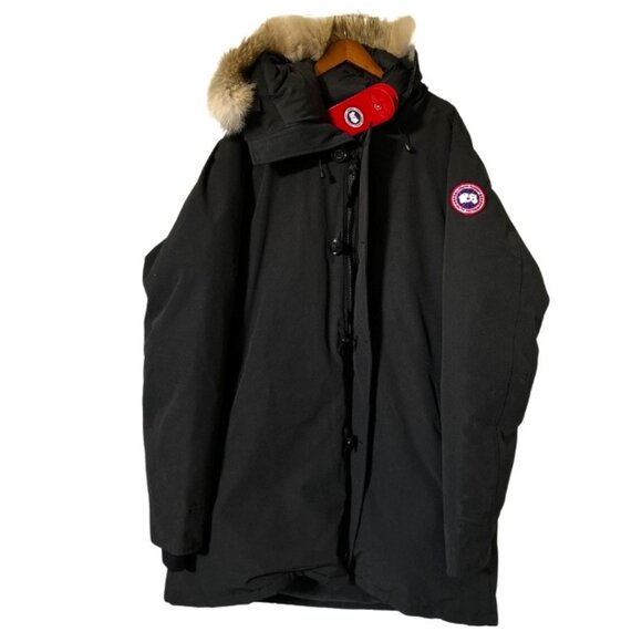 Canada Goose Chateau Parka Duck Down Down Black Hooded Fur
